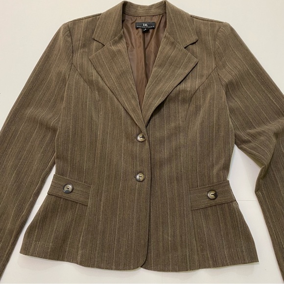 ⭐️ IZ Byer California stripe jacket size medium. - Picture 2 of 7